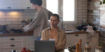 Couples' Shared Budget: Tracking & Managing Expenses - Cover Image